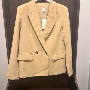 NEW!!!!   Elegant Tan Blazer for Women Size Medium